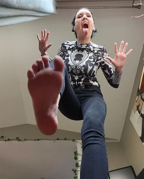 giantess bkohtakte|Giantess Reddit.